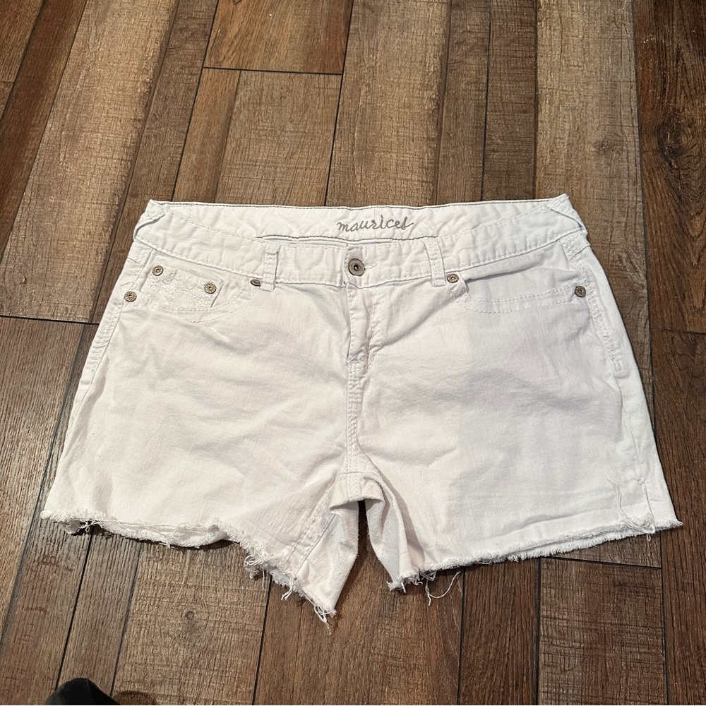 M by Maurice’s White Short, 16